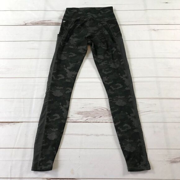Powerhold by Fabletics Gray Camouflage High-Waisted Leggings XS - Picture 4 of 15